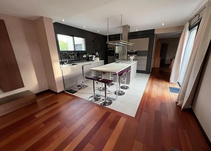 Βίλα Splendide Avec Piscine Et Salle Cinema