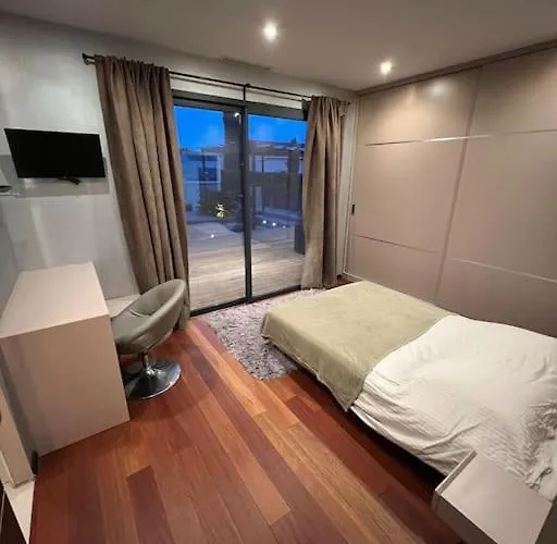 Splendide Avec Piscine Et Salle Cinema * Le Grau-dʼAgde